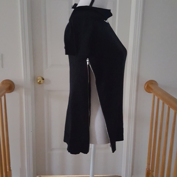 26:11 - Cable & Gauge Knit Top - Picture 6 of 8